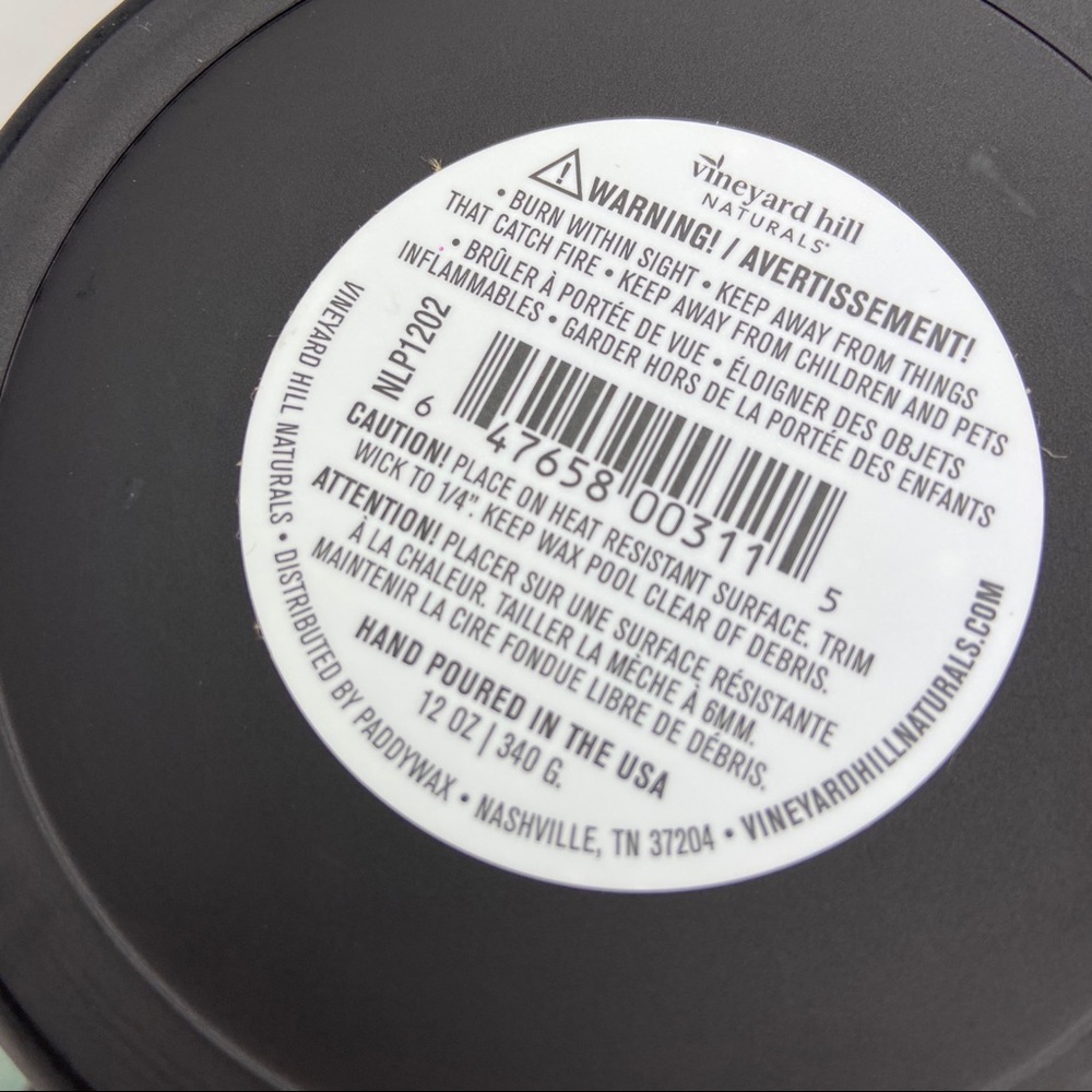 Vineyard Hill Tobacco & Patchouli Soy Candle 12 oz - Picture 2 of 2
